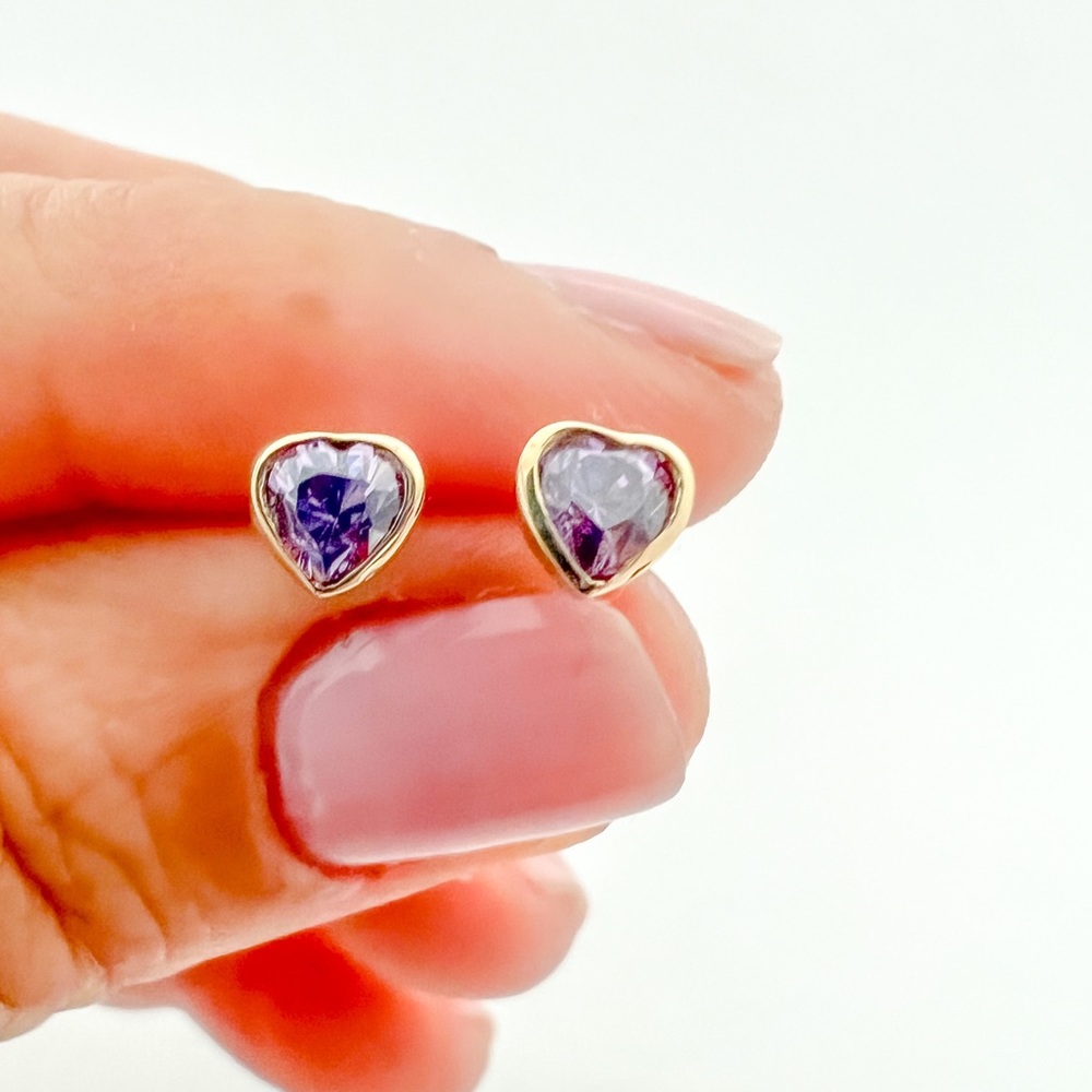 Amethyst Heart Stud Earrings 14K Yellow Gold